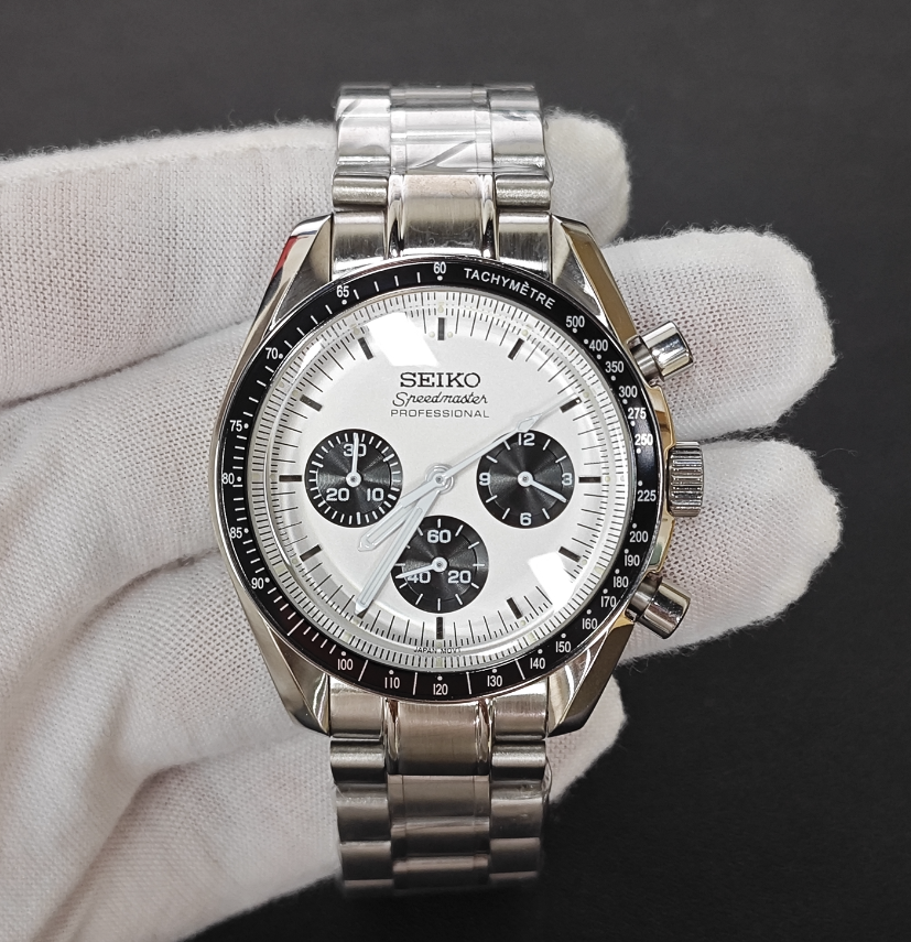 White Panda Dial Speedtimer Chronograph - Steel Bracelet - VK63 Movement