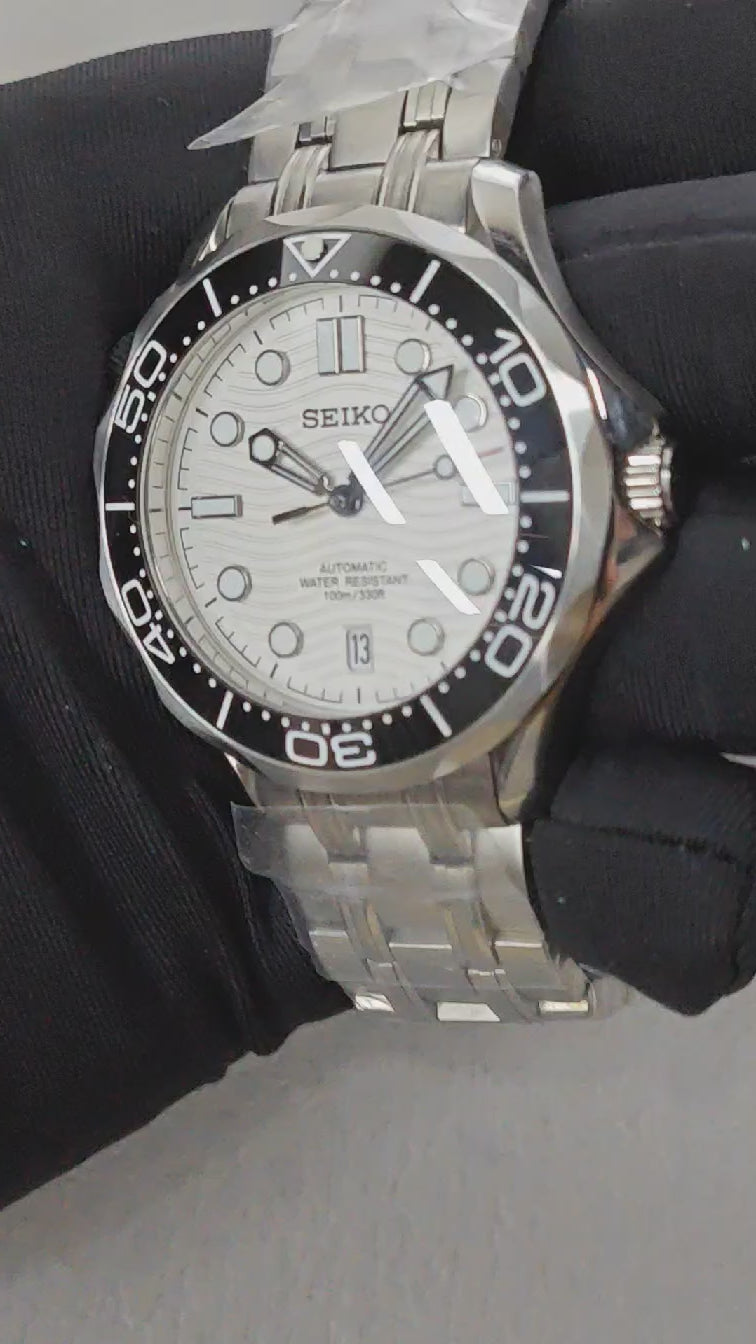 White Dial Black Bezel Lux Seamaster - Bracelet